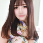 あどけない笑顔にきりっとしたキレイな瞳が印象的【美碧-みお】さんのご紹介です